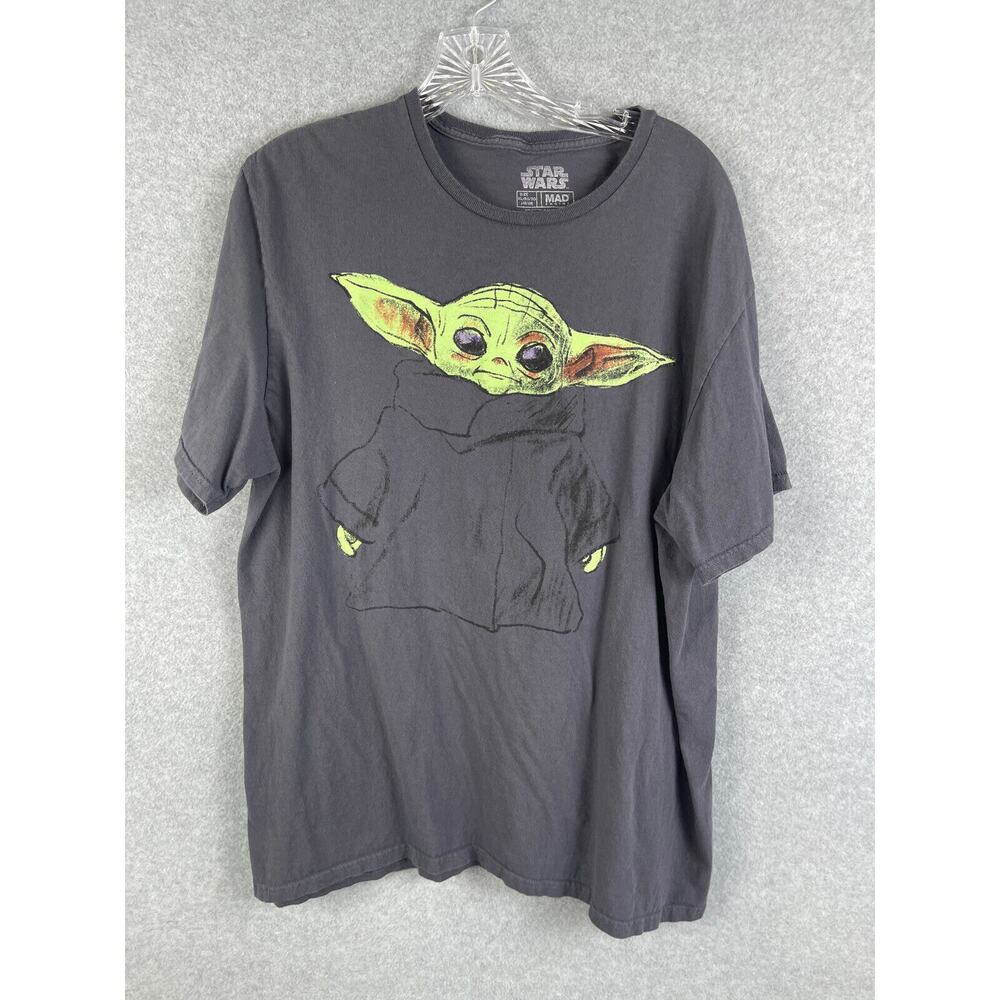 Disney's Star Wars The Mandalorian Baby Yoda Grogu T Shirt Men's Size XL Gray